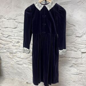 Vintage 1980s Laura Ashley Purple Velvet Lace Collar Size 11-12 Mother & Child